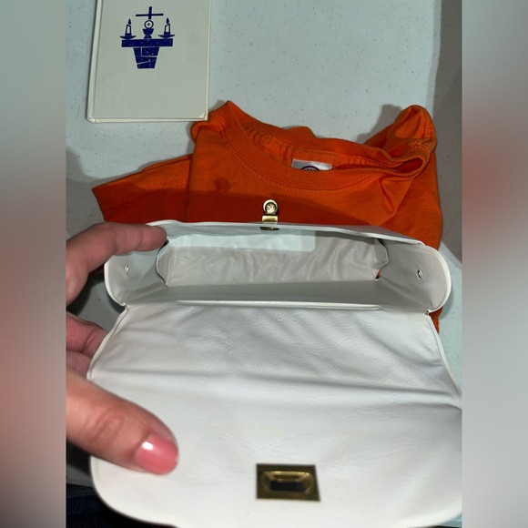 FIRST HOLY COMMUNION SET - Picture 9 of 12